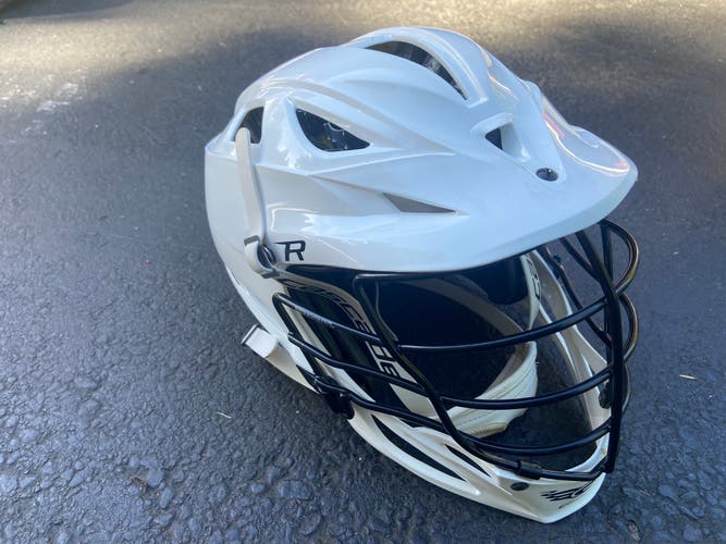 Player's Cascade R Helmet