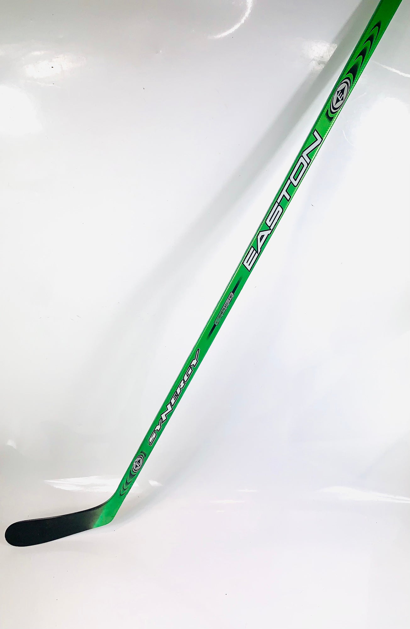 New Easton Synergy ST Sakic 85 P3 Right Hand Hockey Stick - Mid Curve -  NonGrip