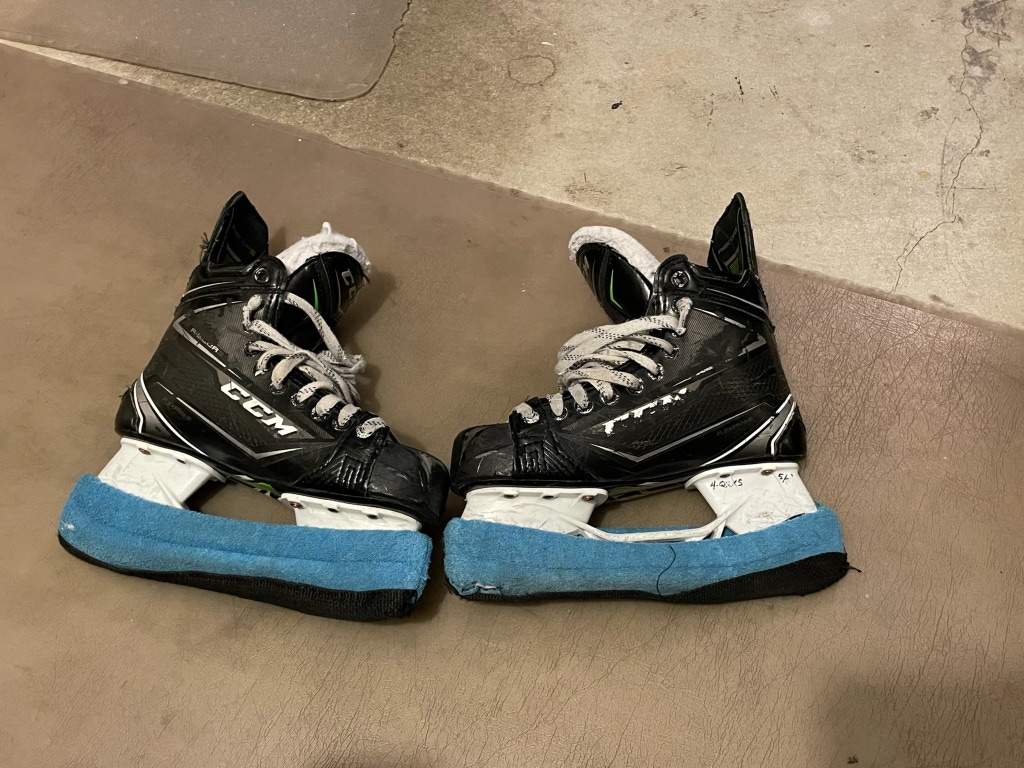 Junior Used CCM RibCor 78K Hockey Skates Regular Width Size 4.5