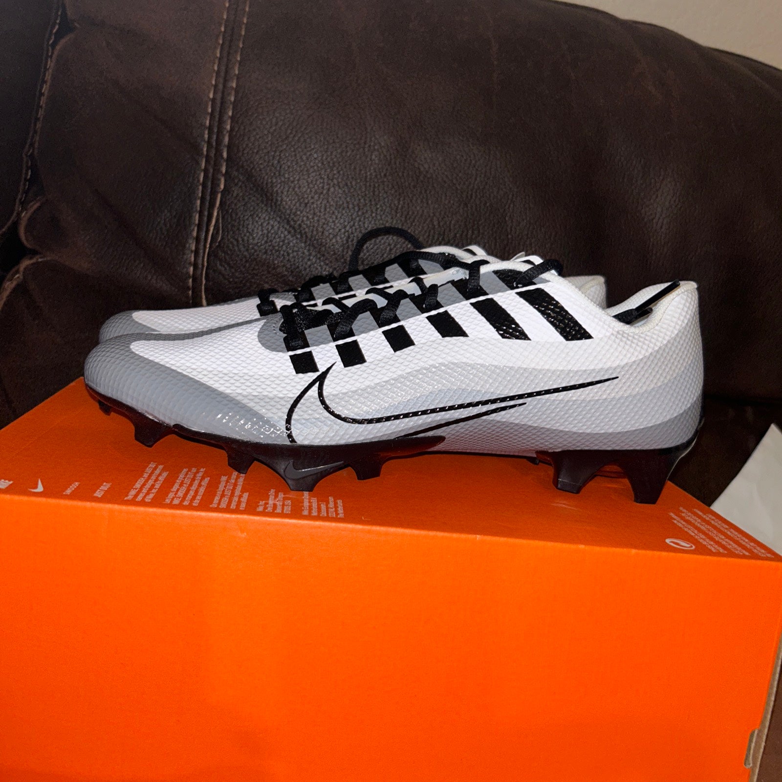 Nike Vapor Talon Low Elite Football Cleats Sz 15 MSRP $140