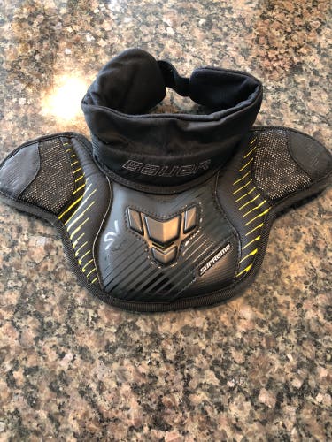 Used Bauer Bauer Jr. Goalie Neck Protector