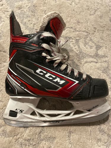 Used CCM Regular Width Size 4 JetSpeed FT480 Hockey Skates