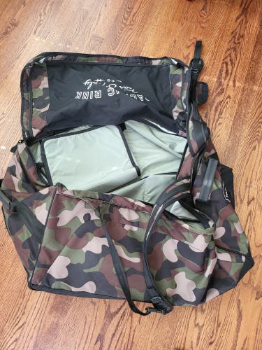 Used Pacific Rink Junior Player Hockey Bag LIKE NEW
