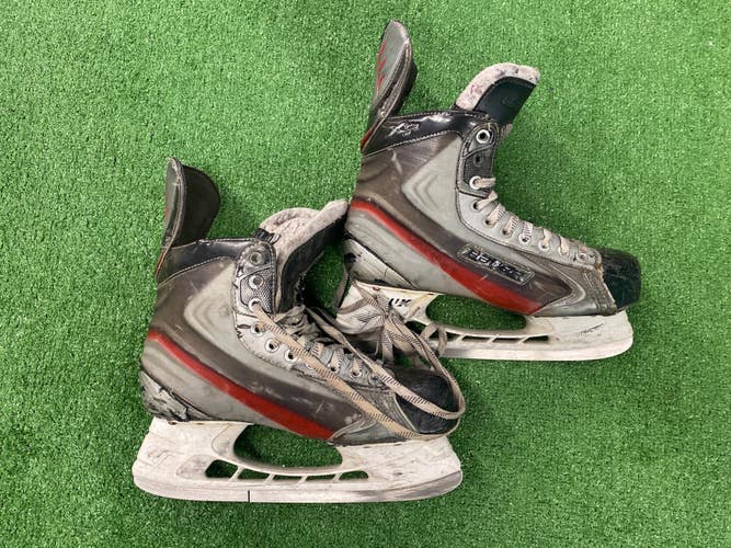 Senior Used Bauer Vapor X5.0 Hockey Skates 9.5