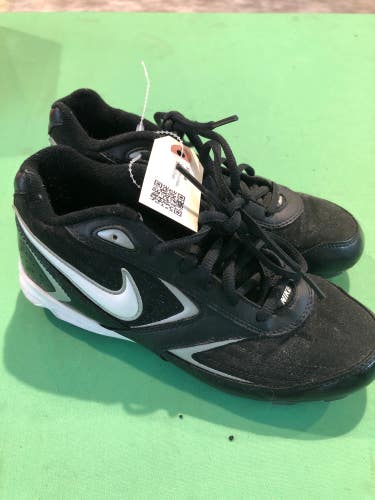 Used Kid's 4.0 Nike Baseball Cleats