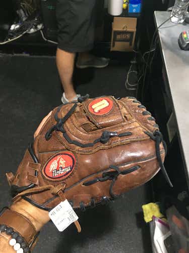 Used Nokona Amg-100exp 11" Fielders Gloves