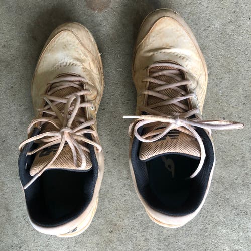 White Used Adult Men's Size 11.5 (Women's 12.5) Metal New Balance Low Top