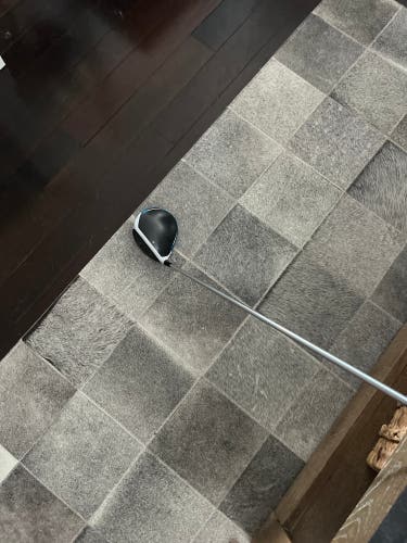 Used Right Handed Stiff Flex 10.5 Loft Sim 2 Driver