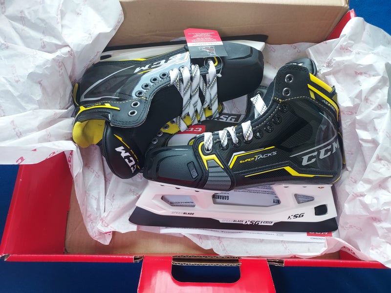 Brand New CCM AS3 Pro Hockey Goalie Skates Regular Width Senior Size 7.5