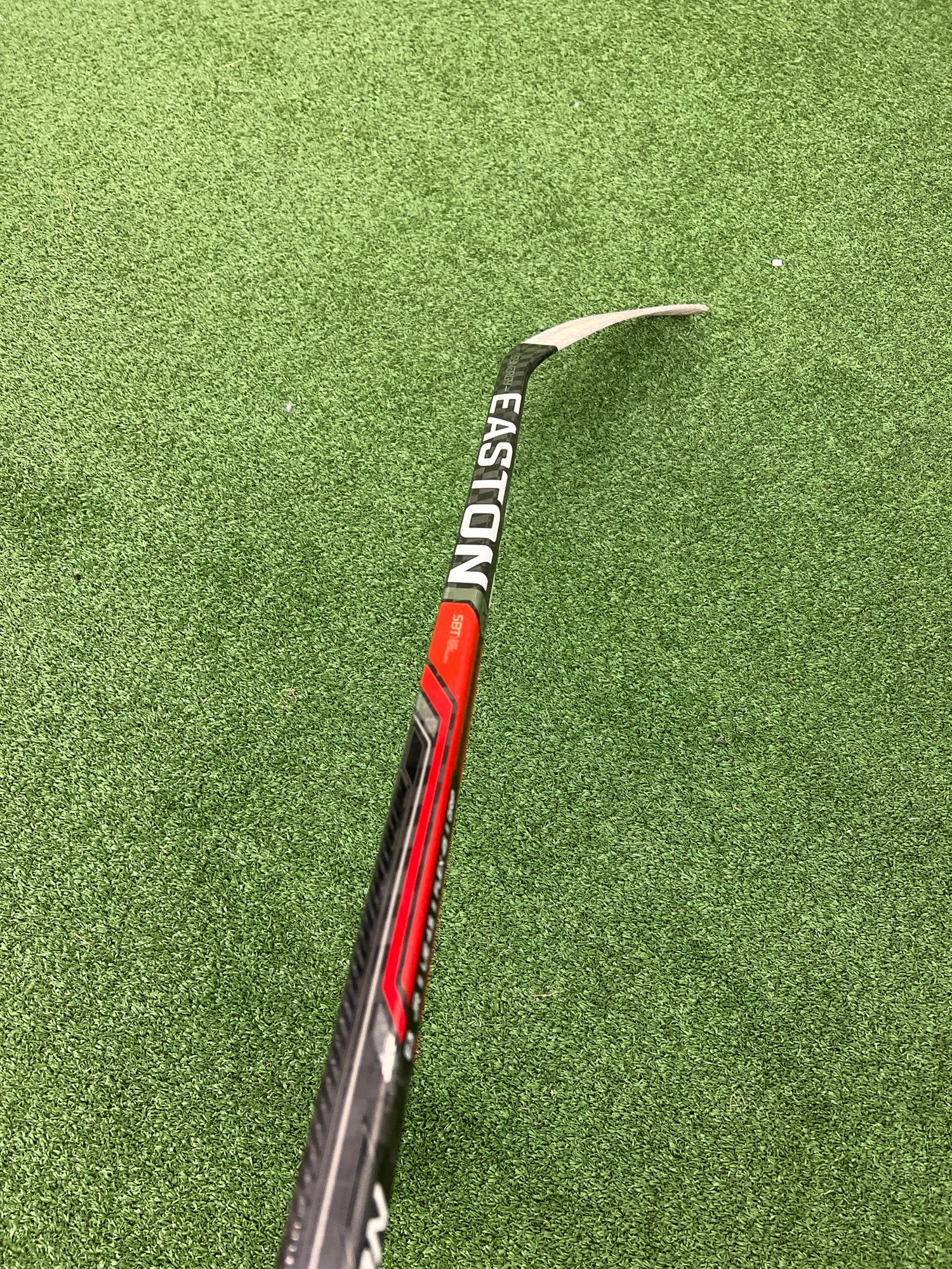 Left - Easton Synergy GX Refurbished Hockey Stick - Senior - Grip