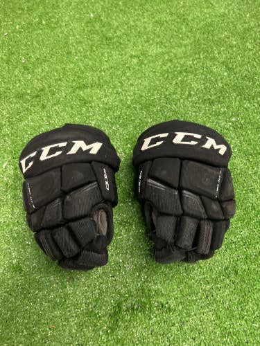 Used CCM QLT270 Gloves 10"