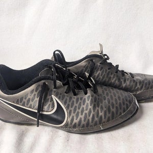 Nike Magista Youth Cleats Size 3.5 Color Black Condition Used