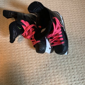 Used CCM Regular Width   Size 3.5 RibCor Silver Hockey Skates