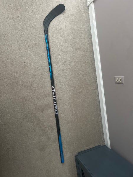 Senior Right Handed P92 Nexus Sync Hockey Stick