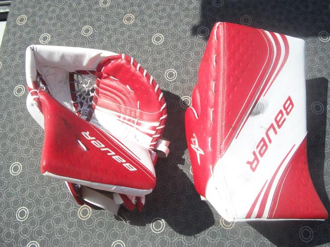 Used Bauer Regular Vapor 2X  Great Stock Glove and Blocker in Red and White