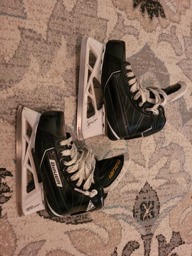 Junior Used Bauer Supreme S190 Hockey Goalie Skates Regular Width Size 1