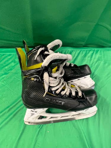 Junior Used Bauer Supreme S27 Hockey Skates 4.0