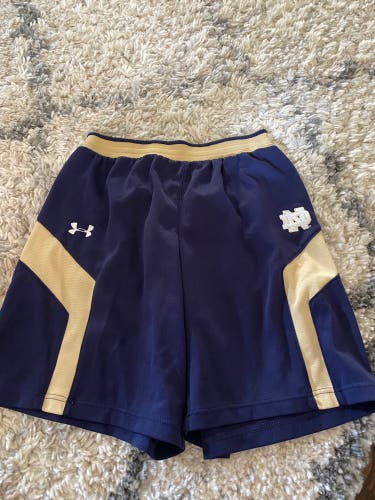 Notre Dame clothes