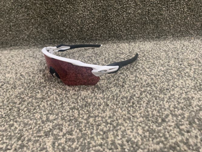Used Medium Oakley Radar Sunglasses