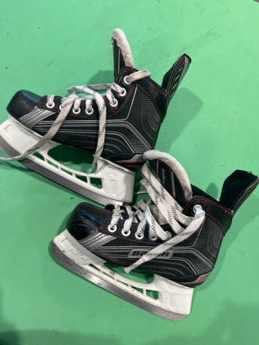 Junior Used Bauer Vapor X200 Hockey Skates D&R (Regular) 1.0