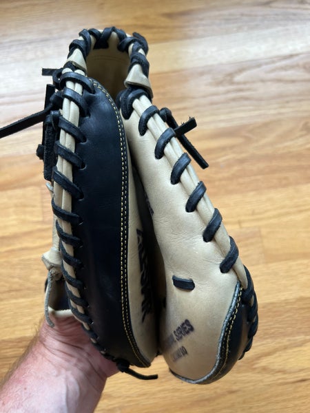 Right Hand Throw 31.5" CM1100PRO Catcher's Glove