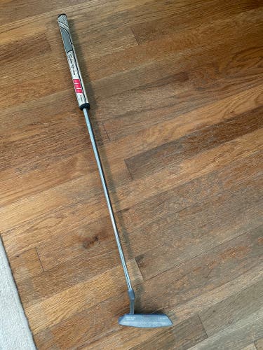 Used Left Hand Blade macGregor M242 Putter 31” with Super Stroke Pistol GT 1.0 Grip