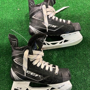 CCM RibCor MaxxPro Hockey Skates| Junior 3.5 | Regular