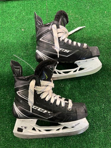 Junior Used CCM RibCor MaxxPro Hockey Skates 3.5