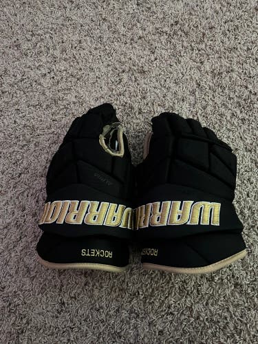 Used Warrior 15" Pro Stock QRE Pro Gloves