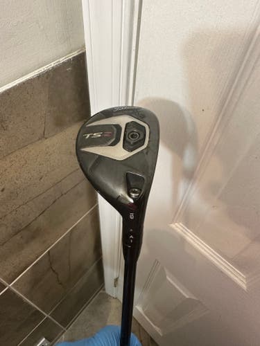 Titleist TS2Hybrid 19 * Stiff Flex Graphite Right Handed