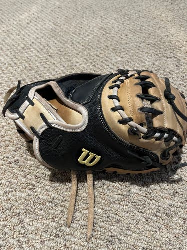 A2000 Wilson Catchers Mitt
