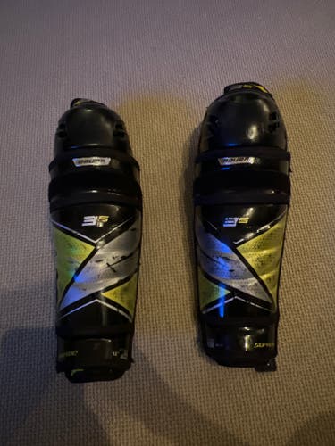 Junior Used Bauer Supreme 3S knee/shin pads