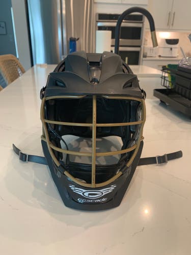 Player's Cascade S Youth Helmet