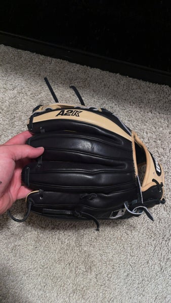 *BLEM* Wilson A2K MC26 Matt Chapman 11.75 Baseball Glove: WBW1006071175B