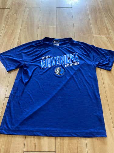 Dallas Mavericks NBA Short Sleeve Shirt, Size Adult Large