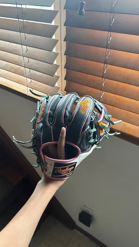 2023 Infield 11.5" Heart of the Hide Baseball Glove