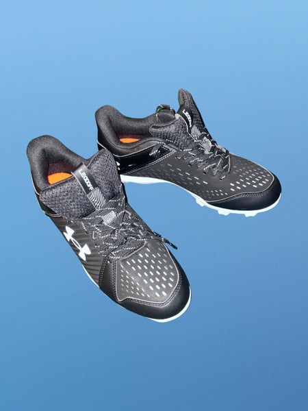 Under Armour Women's Size 7 Cleats (Black)