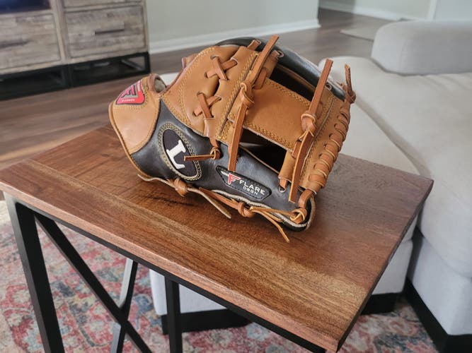 Used Louisville Slugger Right Hand Throw Infield Pro Flare Baseball Glove 11.5"