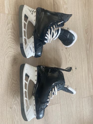 Used Bauer Regular Width Pro Stock Size 8 Supreme Mach Hockey Skates