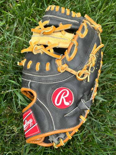 Used Right Hand Throw Medium Baseball Glove