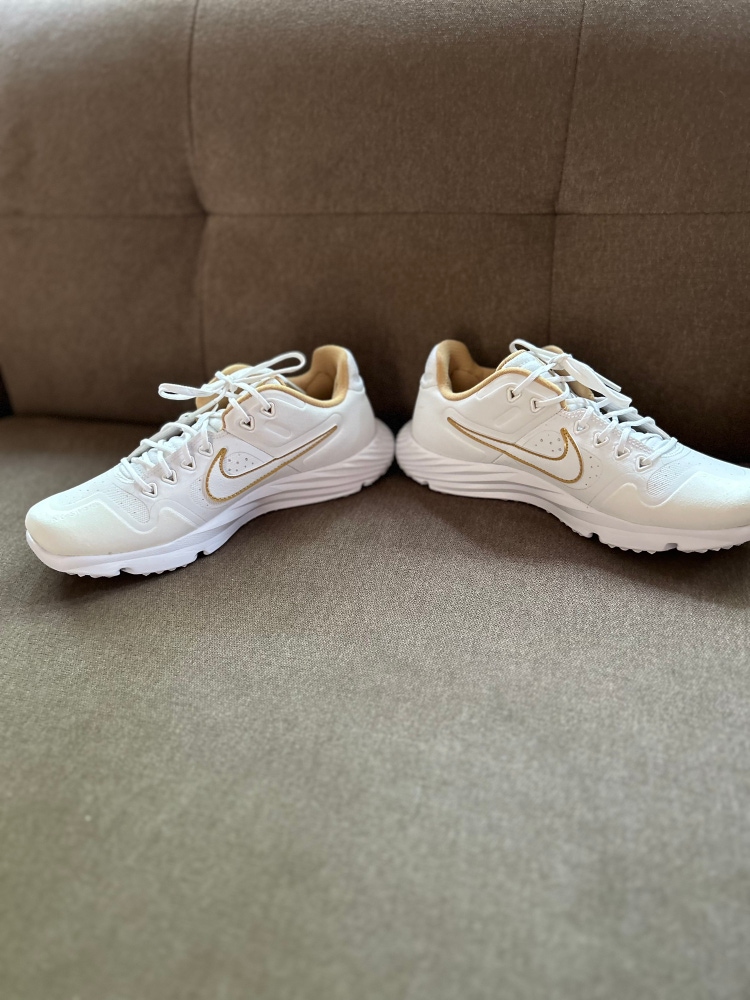 BRAND NEW White Women's Size 7.0 Low Top