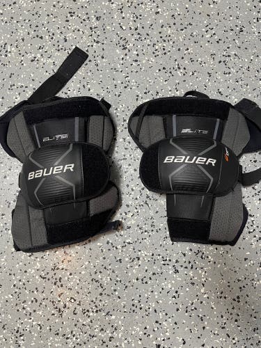 Bauer Elite Senior Knee Guards Brand New