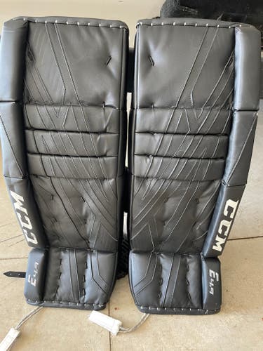 Used 32" CCM Extreme flex 4.9 Goalie Leg Pads