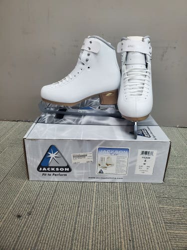 New Jackson Evo Figure Skates size 8.5W