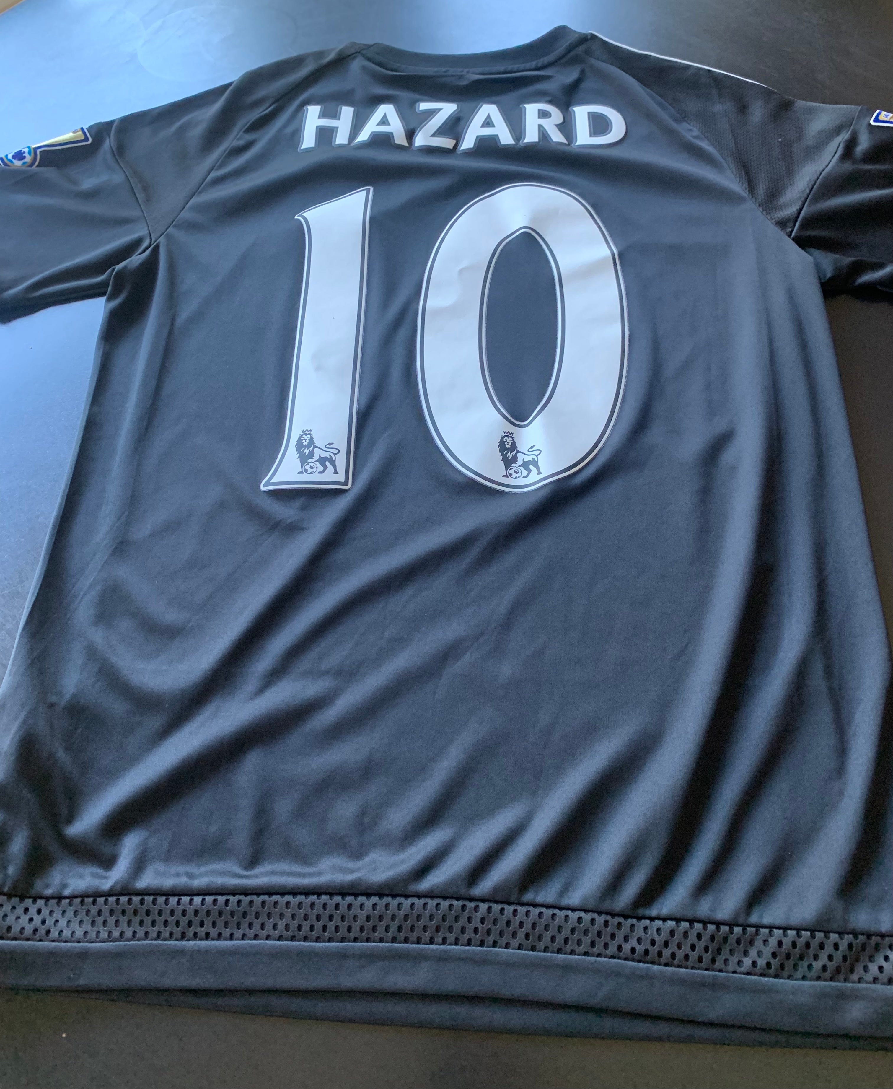 Nike Chelsea Limited Edition Hazard 10 NFL Jersey - S : : Clothing  & Accessories