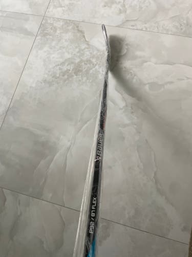 Senior Right Handed P92 Pro Stock Nexus Sync Hockey Stick