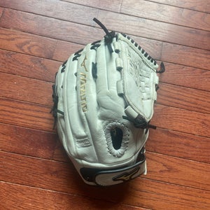 Mizuno Fastpitch Softball Glove