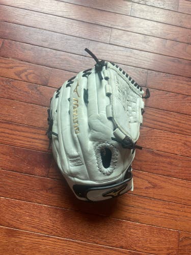 Mizuno Fastpitch Softball Glove