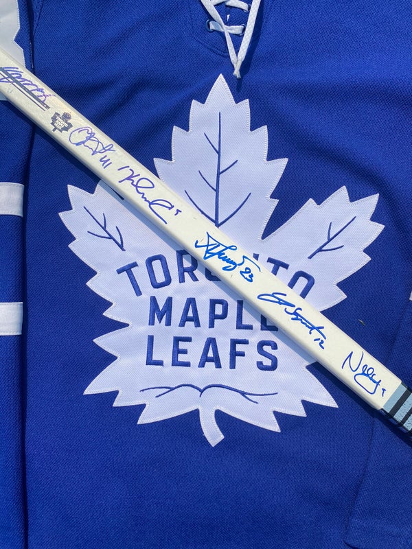 TORONTO MAPLE LEAFS 2009-10 Team Autographed Stick