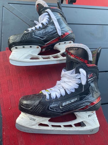 Used Bauer Regular Width Size 7.5 Vapor 2X Hockey Skates
